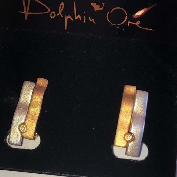 Vintage Jewelry - Dolphin Ore Gold Tone and Silver Tone Clip On Earrings